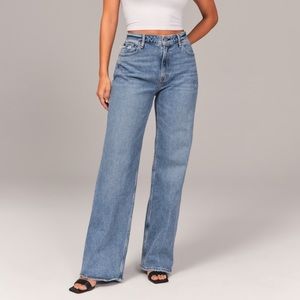 Abercrombie & Fitch Curve Love High Rise 90s Relaxed Jean